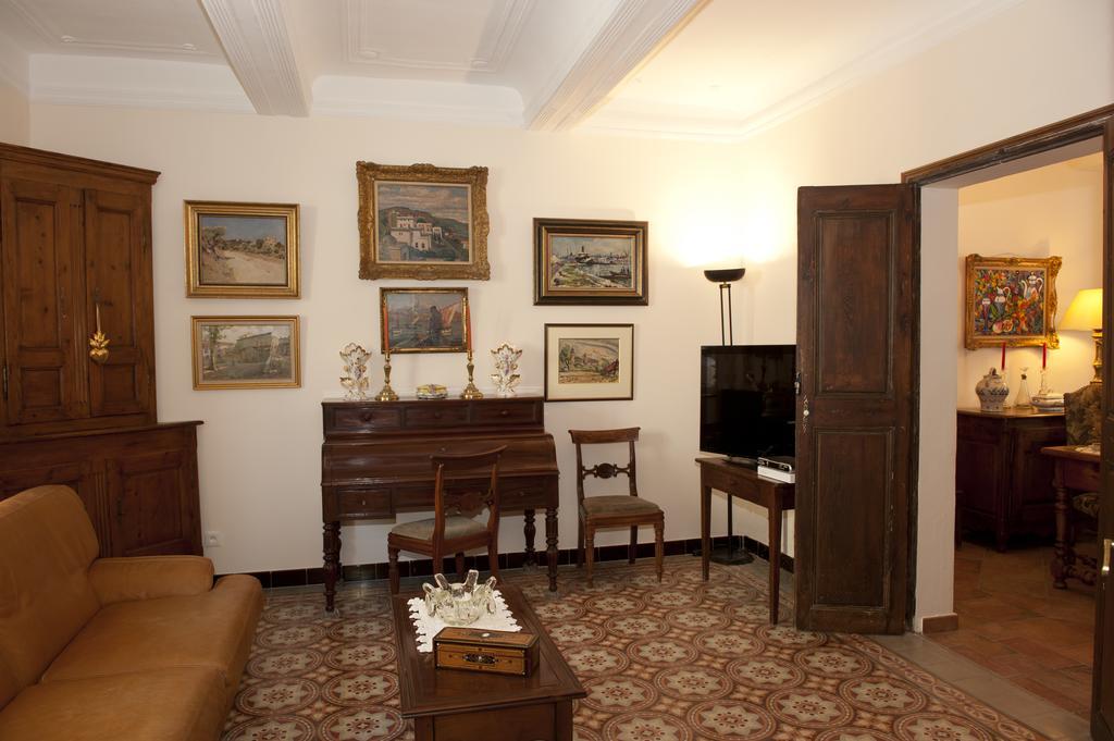 مالمور La Maison Du Peintre En Provence المظهر الخارجي الصورة